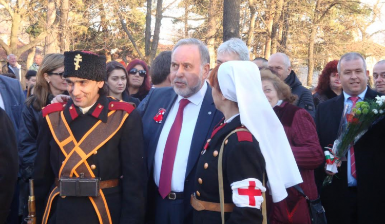 Славчо Велков присъства на възстановката на сцени от Освобождението на кв. Каменица