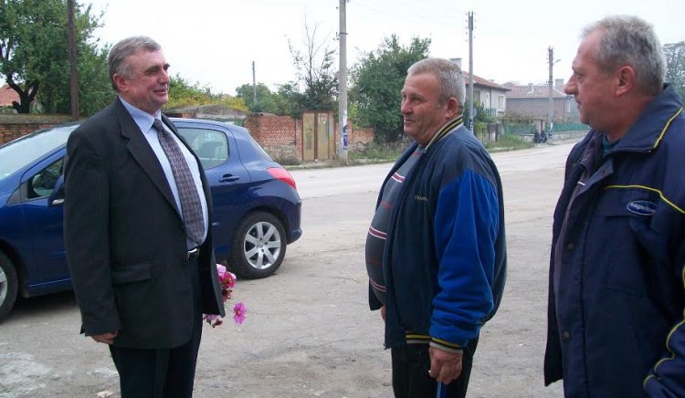 Жителите на Тополи дол от сърце пожелаха успех на кандидата на БСП Стоян Парпулов