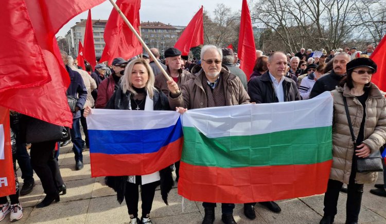 Кандидатите за депутати от БСП от протеста в София: За да се изправиш пред избирателите, трябва да се изправиш и срещу несправедливостите