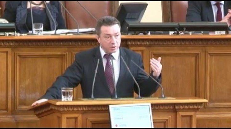 ВБорисов не даде ясен отговор на Стоилов ще се търси ли обвързване с инвестиции в договора за изтребителите-  26 02 2016 в НС